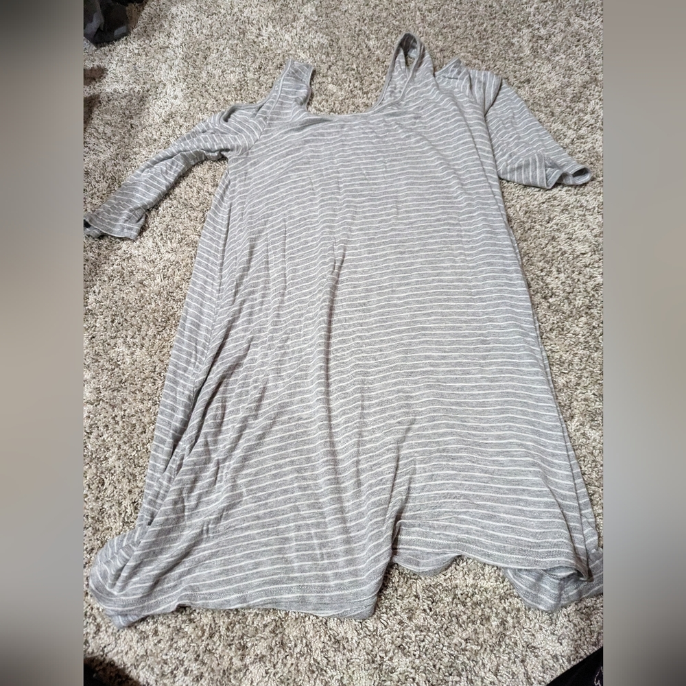 5/$20 Cold should long top/short dress